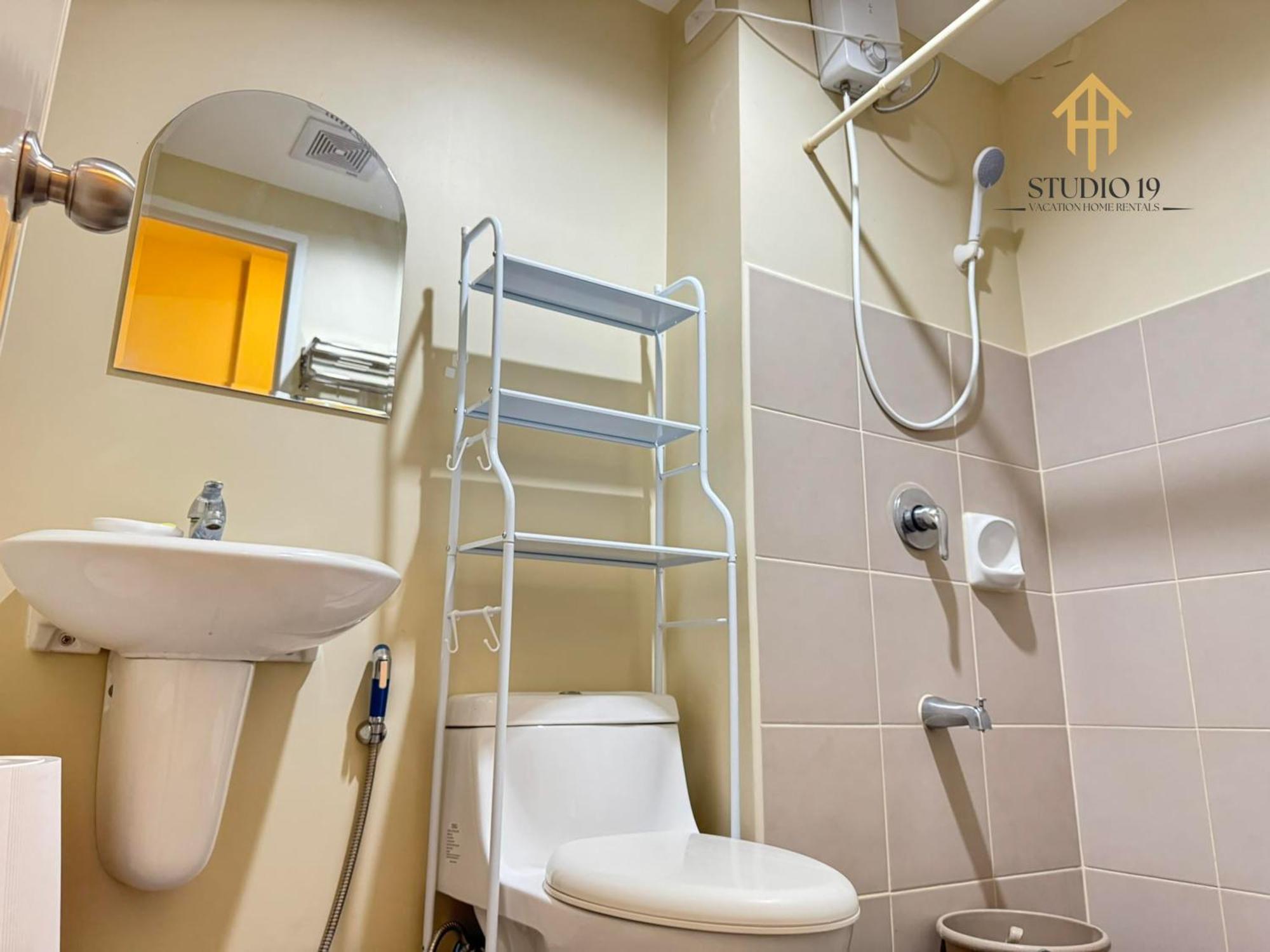 Modern Designed Studio Condo Near Ayala Centrio Cagayan de Oro Esterno foto